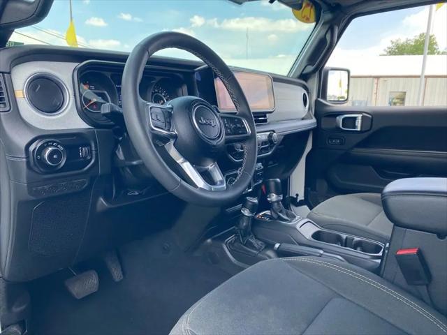2025 Jeep Wrangler 4-Door Sahara 4x4