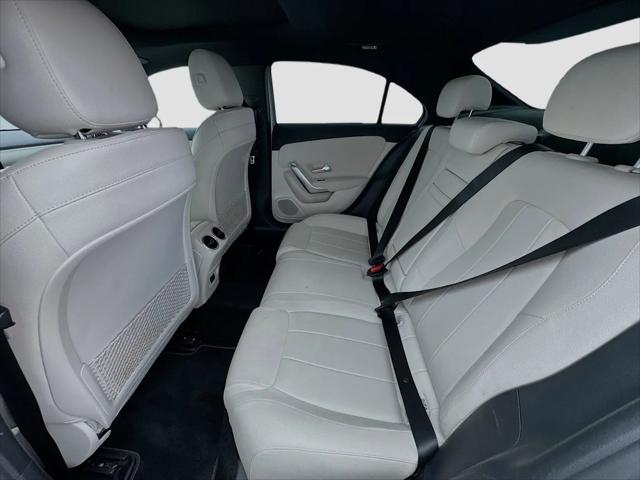 2021 Mercedes-Benz A 220 A 220