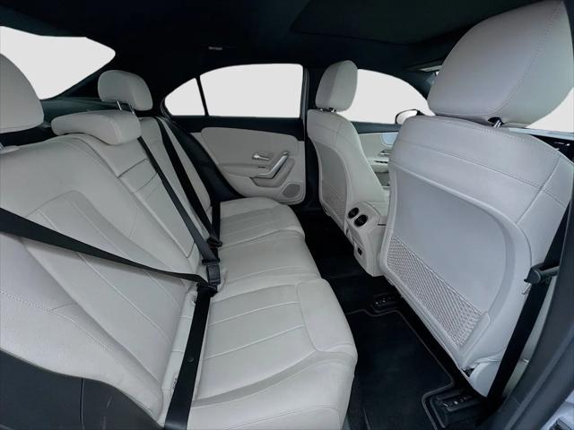2021 Mercedes-Benz A 220 A 220