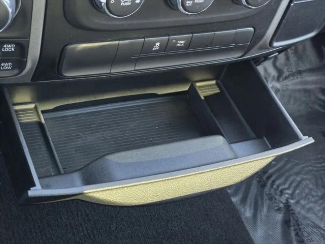 2017 Ram 1500 Express Quad Cab 4x4 6'4" Box