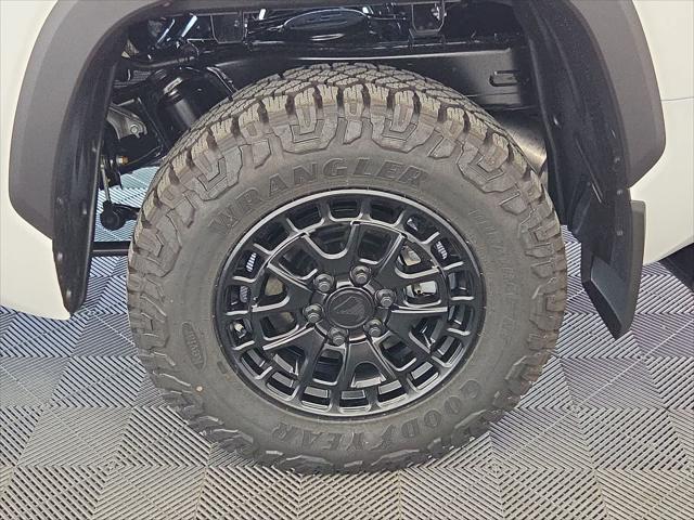 2026 Toyota Tundra SR5 CrewMax 5.5' Bed