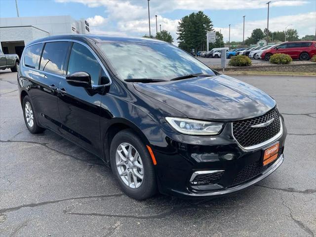 2025 Chrysler Pacifica Select for sale in Merrill, WI