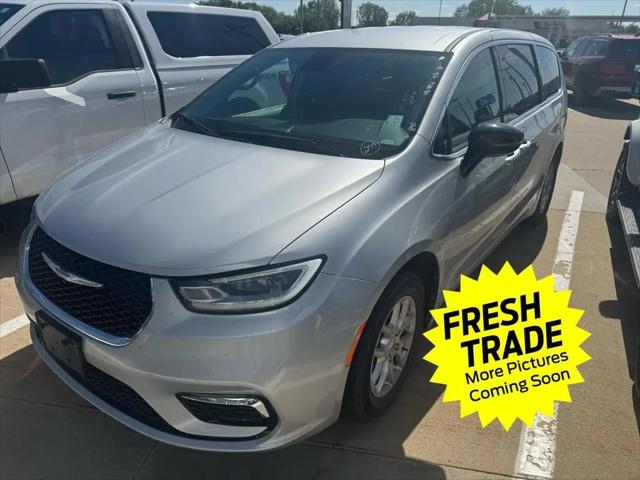 2024 Chrysler Pacifica Touring L for sale in Charles City, IA