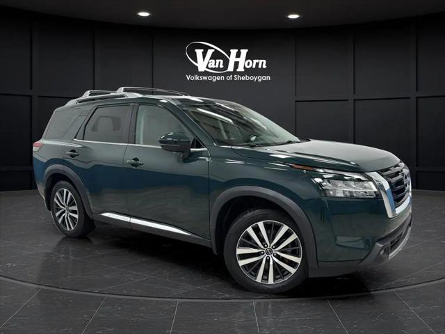 2022 Nissan Pathfinder Platinum 4WD for sale in Sheboygan, WI