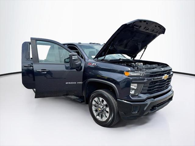 2024 Chevrolet Silverado 2500HD 4WD Crew Cab Standard Bed Custom