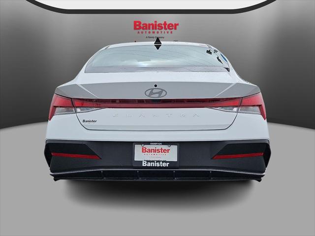 2024 Hyundai Elantra SE