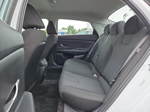 2024 Hyundai Elantra SE