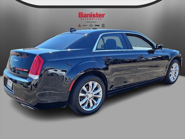 2023 Chrysler 300 Touring AWD
