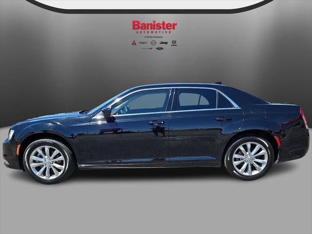 2023 Chrysler 300 Touring AWD