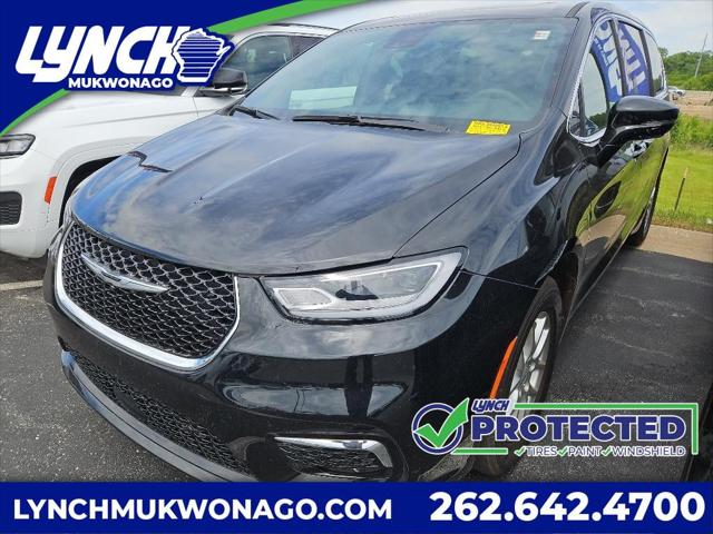 2026 Chrysler Pacifica Select for sale in Mukwonago, WI