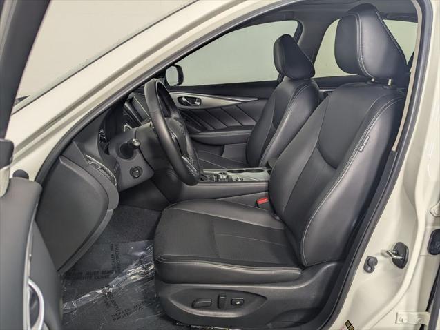 2023 INFINITI Q50 LUXE