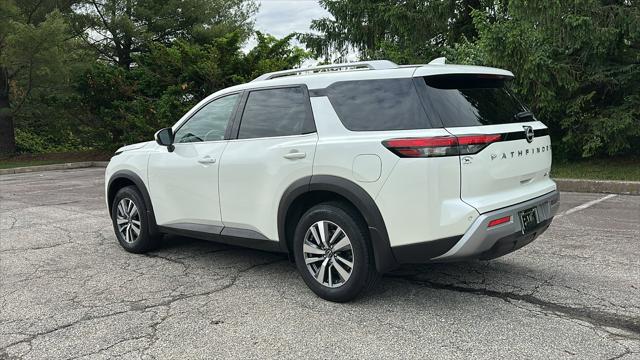 2024 Nissan Pathfinder SL 4WD