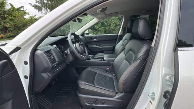 2024 Nissan Pathfinder SL 4WD
