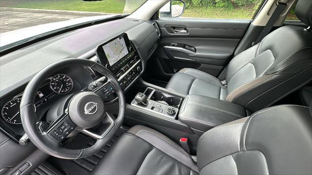 2024 Nissan Pathfinder SL 4WD