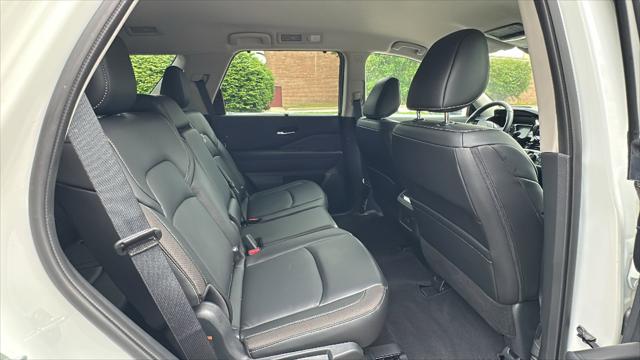 2024 Nissan Pathfinder SL 4WD