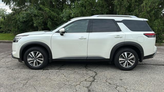 2024 Nissan Pathfinder SL 4WD