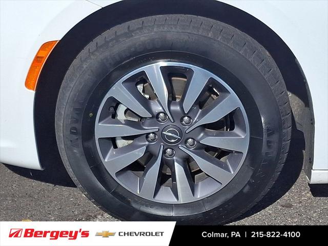 2023 Chrysler Pacifica Hybrid Touring L