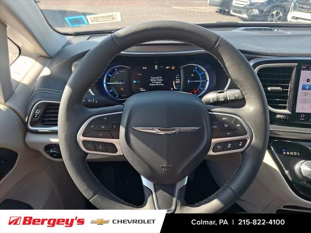 2023 Chrysler Pacifica Hybrid Touring L