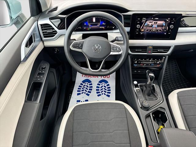 2025 Volkswagen Taos 1.5T SE