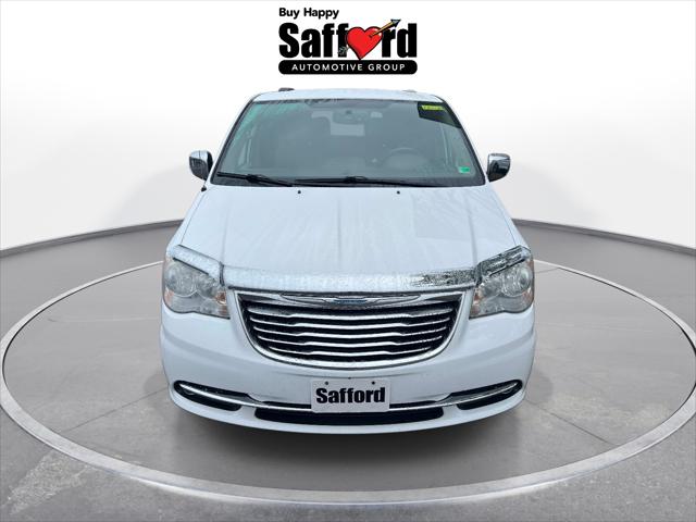 2014 Chrysler Town & Country Touring-L