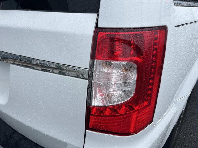 2014 Chrysler Town & Country Touring-L