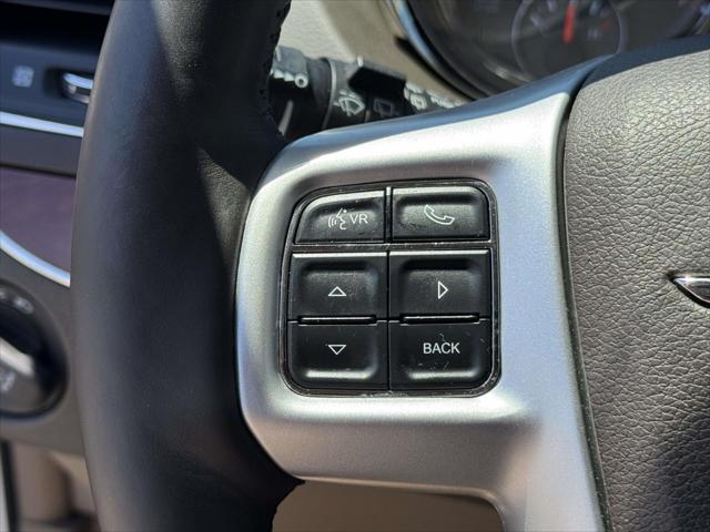 2014 Chrysler Town & Country Touring-L