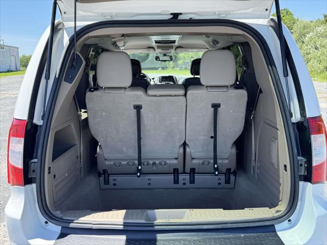 2014 Chrysler Town & Country Touring-L