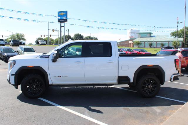 2025 GMC Sierra 2500HD 4WD Crew Cab Standard Bed AT4