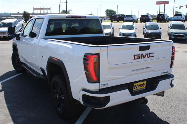 2025 GMC Sierra 2500HD 4WD Crew Cab Standard Bed AT4