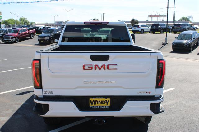 2025 GMC Sierra 2500HD 4WD Crew Cab Standard Bed AT4