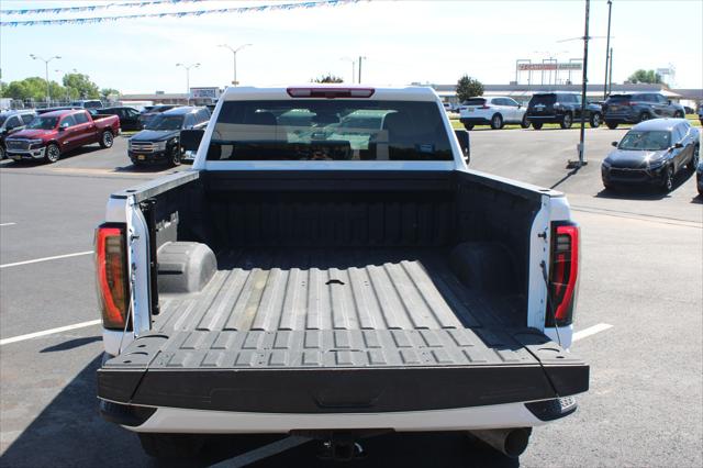 2025 GMC Sierra 2500HD 4WD Crew Cab Standard Bed AT4