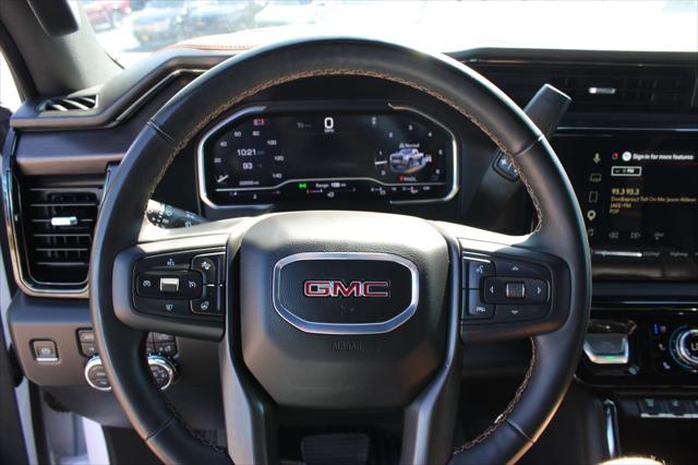 2025 GMC Sierra 2500HD 4WD Crew Cab Standard Bed AT4
