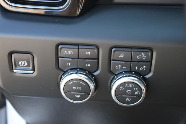 2025 GMC Sierra 2500HD 4WD Crew Cab Standard Bed AT4