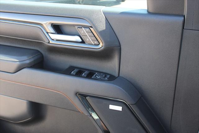 2025 GMC Sierra 2500HD 4WD Crew Cab Standard Bed AT4