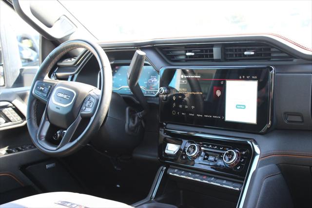 2025 GMC Sierra 2500HD 4WD Crew Cab Standard Bed AT4