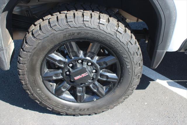 2025 GMC Sierra 2500HD 4WD Crew Cab Standard Bed AT4