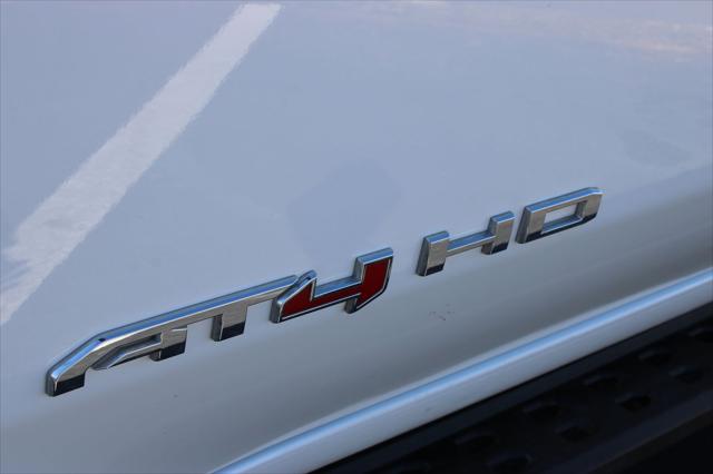 2025 GMC Sierra 2500HD 4WD Crew Cab Standard Bed AT4