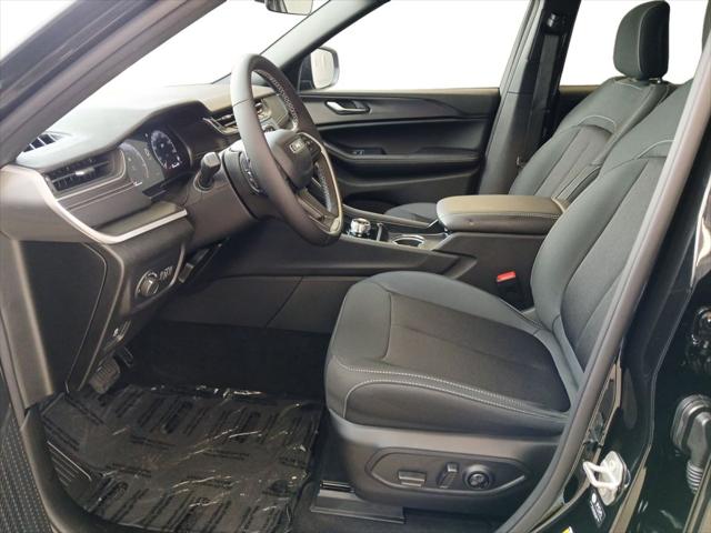 2026 Jeep Grand Cherokee L Altitude 4x2