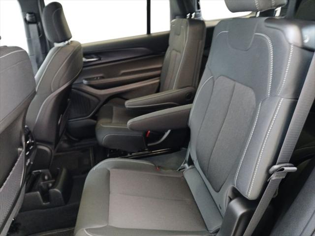 2026 Jeep Grand Cherokee L Altitude 4x2