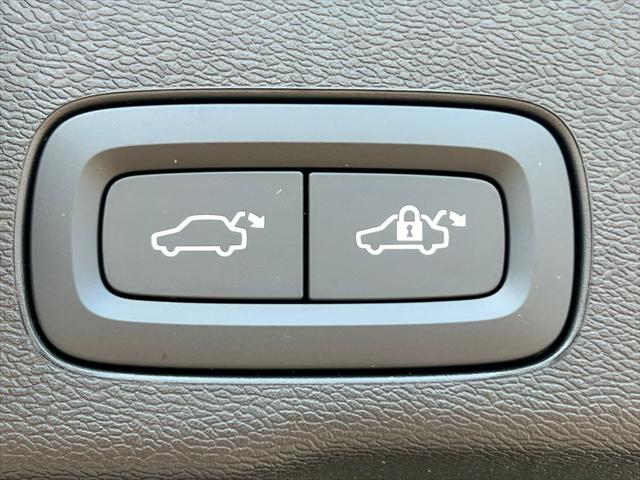 2026 Volvo XC60 Plug-In Hybrid Plus, T8 AWD Electric/Gasoline, Dark