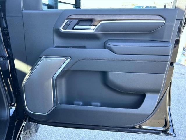 2026 Chevrolet Silverado 2500HD Crew Cab, Standard Bed, High Country, 4WD