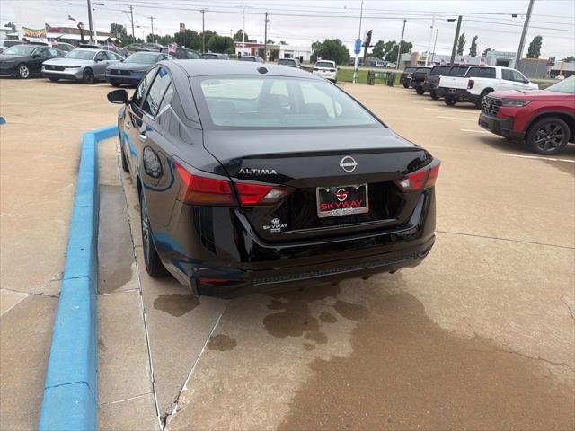 2025 Nissan Altima SV FWD