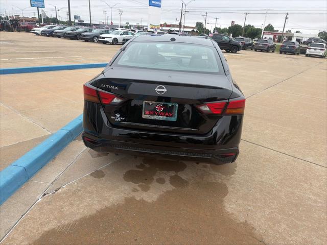 2025 Nissan Altima SV FWD