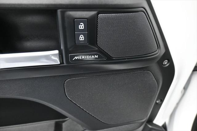 2025 Land Rover Defender 110 P300