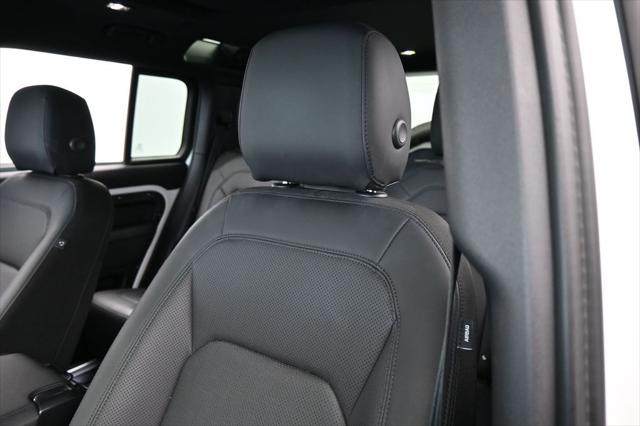 2025 Land Rover Defender 110 P300