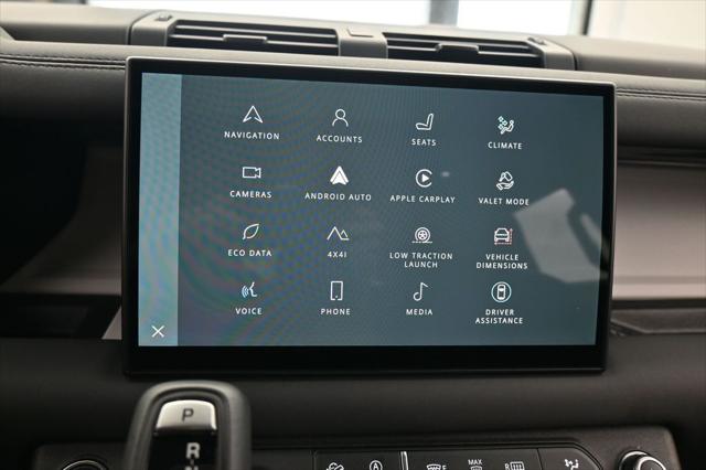 2025 Land Rover Defender 110 P300