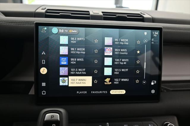 2025 Land Rover Defender 110 P300