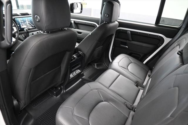 2025 Land Rover Defender 110 P300