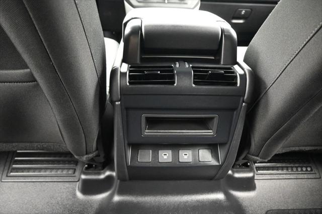 2025 Land Rover Defender 110 P300