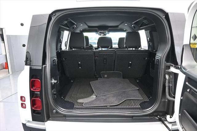 2025 Land Rover Defender 110 P300